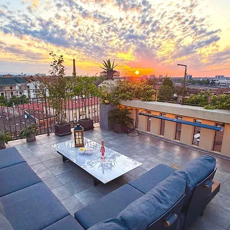Terrazza Bonasi - Relax & Cinema Privato In Centro Storico Μόντενα