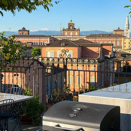 Terrazza Bonasi - Relax & Cinema Privato In Centro Storico * Μόντενα